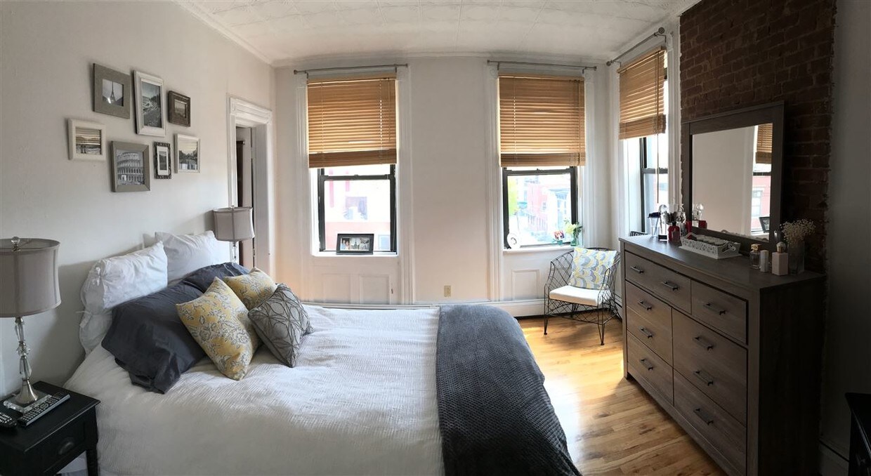Primary Photo - 800 Park Ave