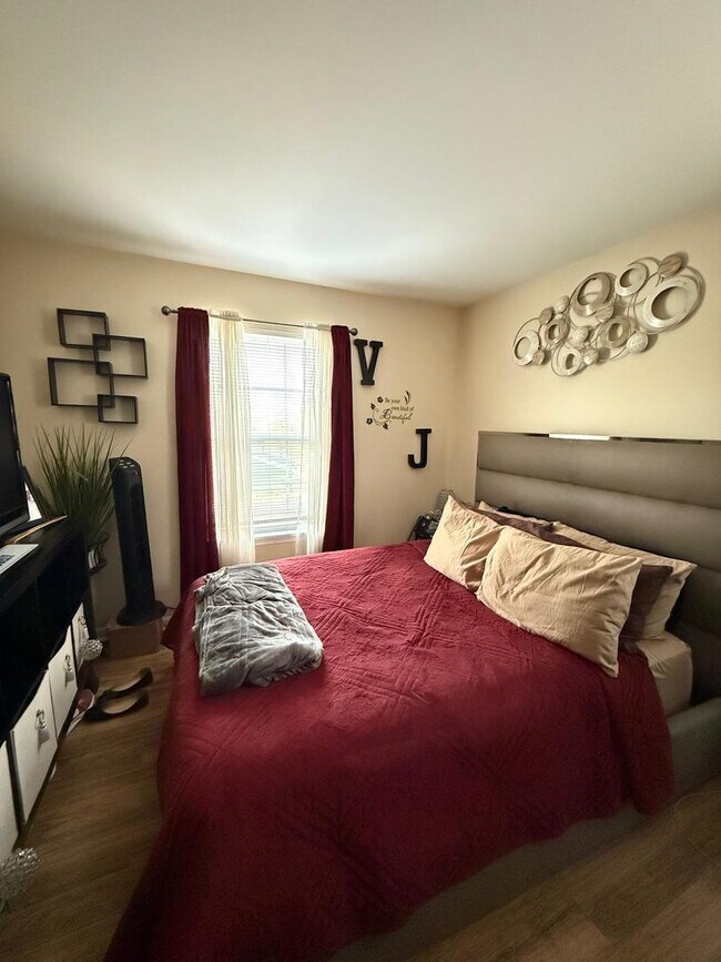 Foto del edificio - 2404 Lexington Ln