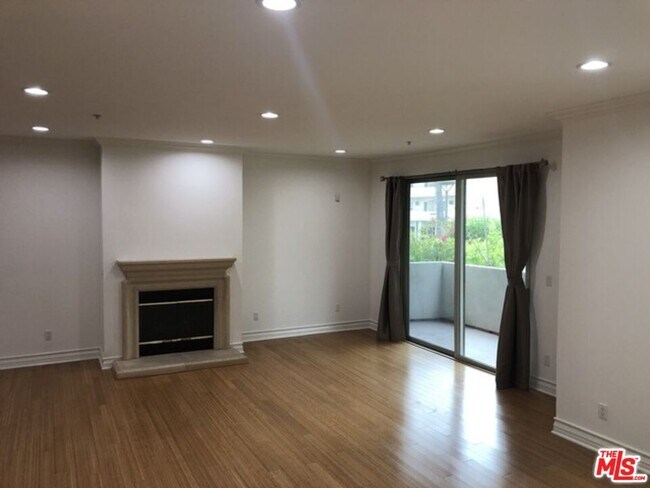 Foto del edificio - 1551 Manning Ave