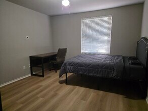 Building Photo - 12817 Cowper Dr