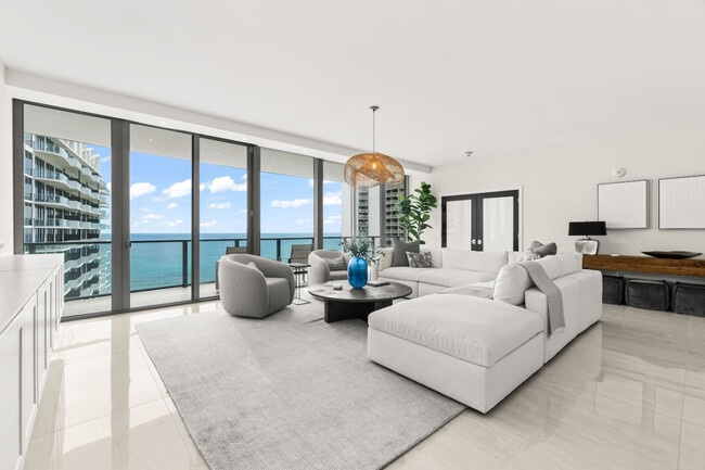 Building Photo - 3100 N Ocean Dr