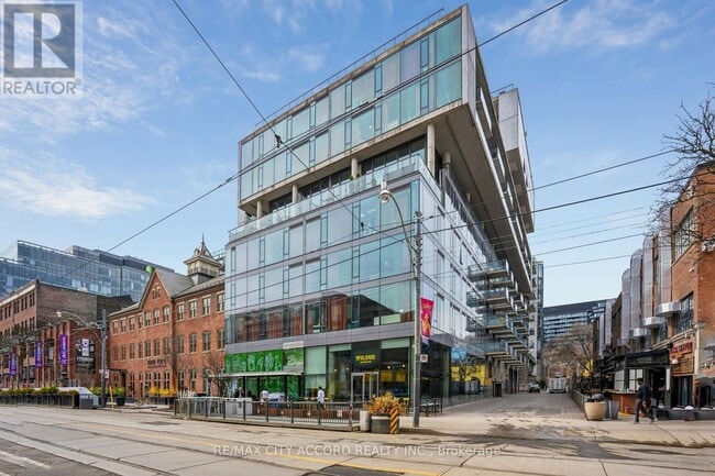 Building Photo - 718 King St W