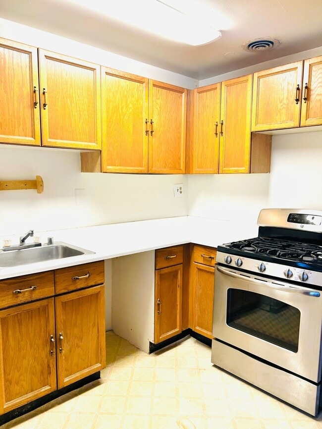 Foto del edificio - 1577 N Colonial Terrace