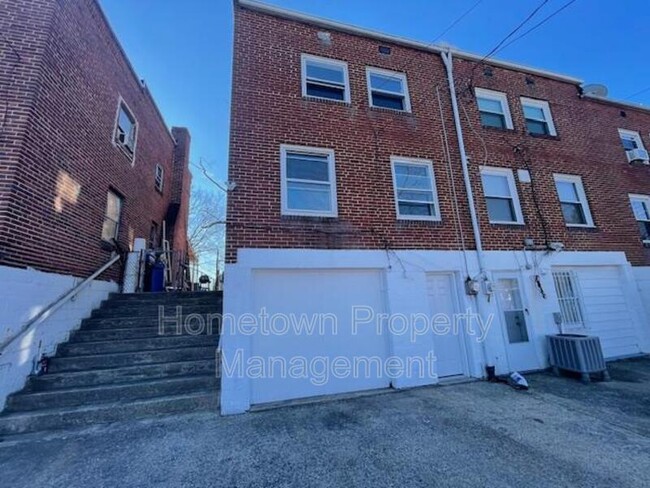 Building Photo - 2222 Berryhill St