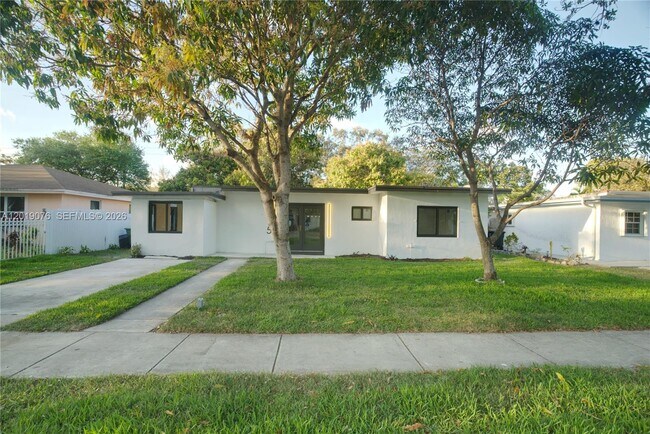Foto del edificio - 315 NW 127th St