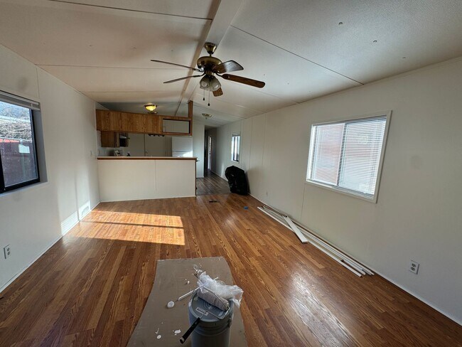 Foto del edificio - Winston 2 bedroom with garage/shop