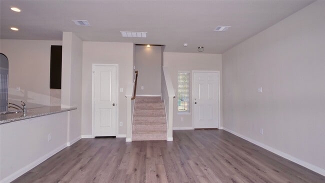 Building Photo - 2225 Angie Kaye Dr