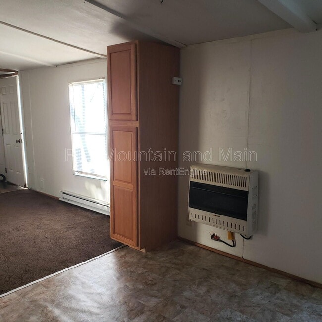 Building Photo - 111 Iotla Valley Park Rd