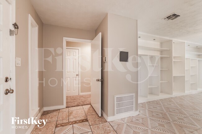 Foto del edificio - 4610 Anice St