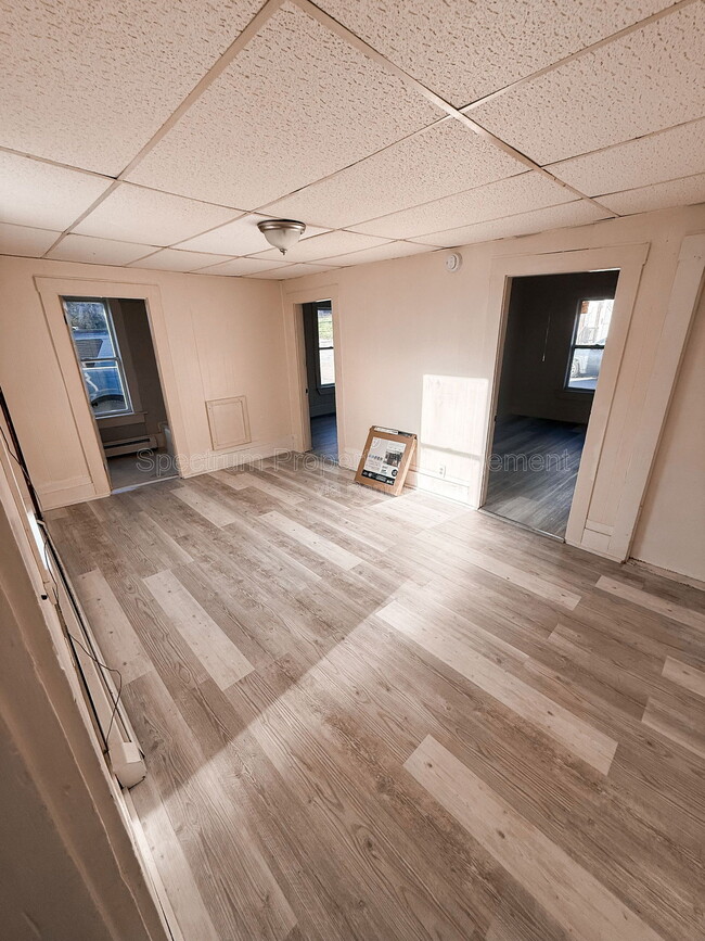 Building Photo - 22 Gold St