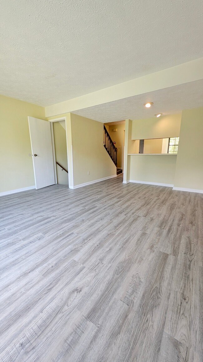 Foto del edificio - 534 E Graham Pl