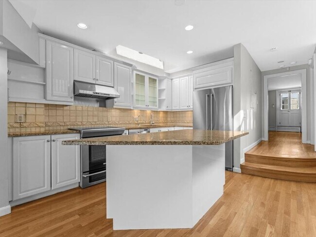 Foto del edificio - 458 Beacon St