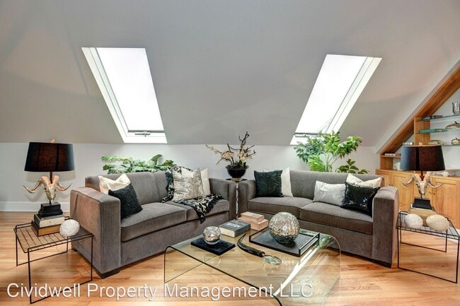 Building Photo - 2 br, 2 bath House - 410 5th St NE #33