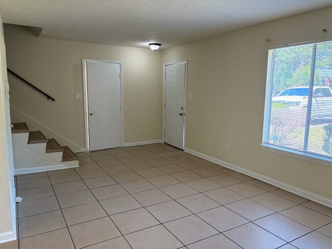 Building Photo - 1819 Salmon Dr