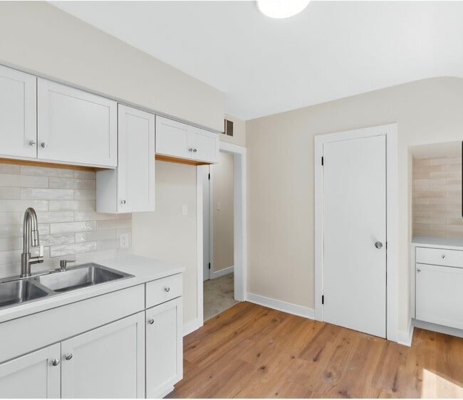 Building Photo - 2128 S 80th St