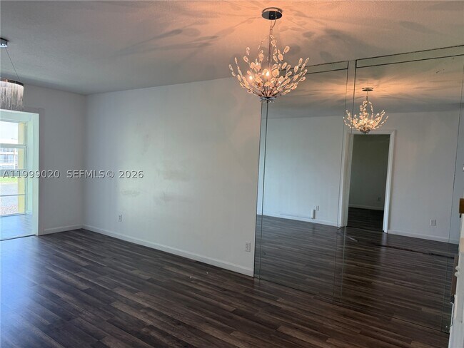 Foto del edificio - 5851 NW 62nd Ave