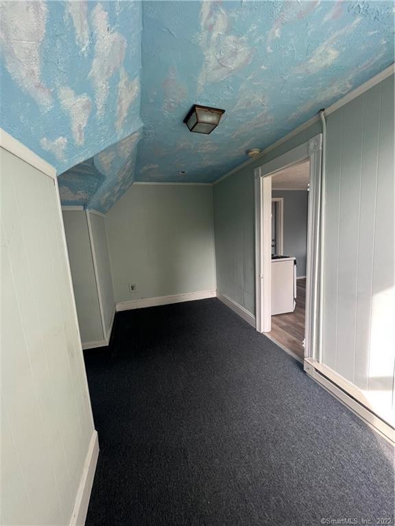 278 Thompson St Unit 3rdfl, Stratford, CT 06615 Room for Rent in