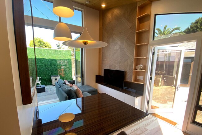 Foto del edificio - 2925 Midvale Ave