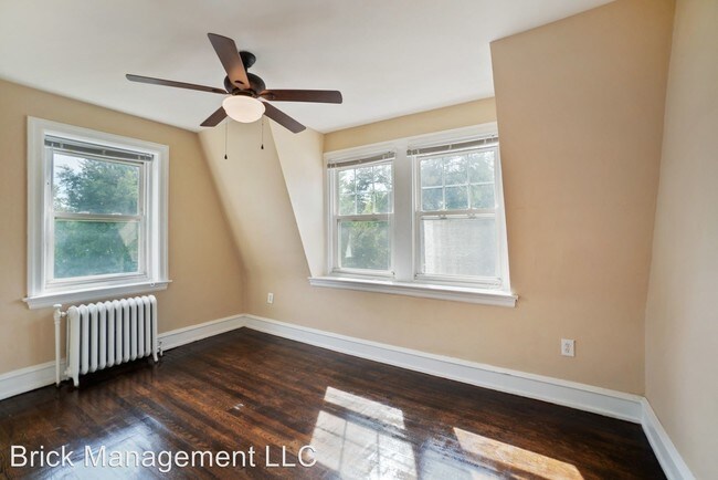 Foto del edificio - 6351-6355 Lancaster Ave