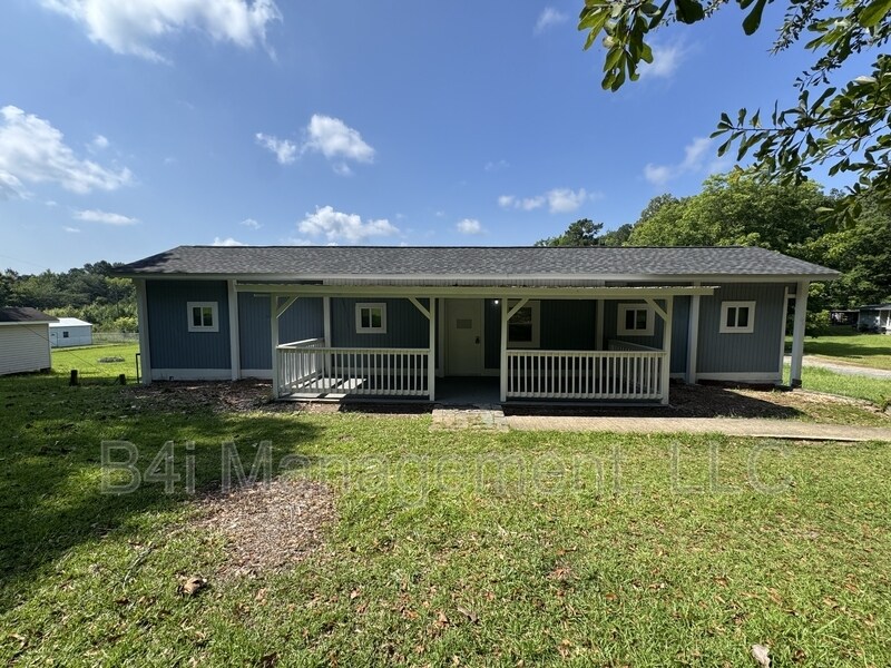 Foto principal - 308 Pleasant Valley Rd SE