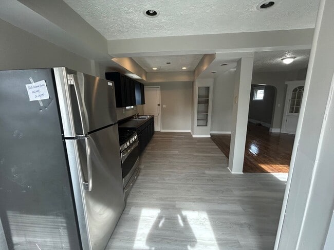 Building Photo - "Spacious and Inviting: Explore Our Stunni...