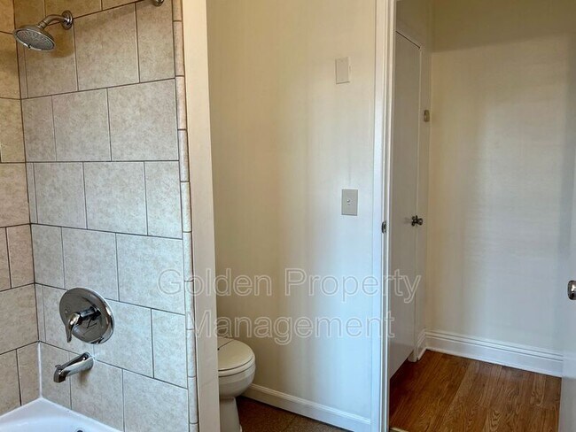 Building Photo - 1408 Sassafras St