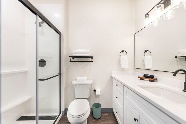 Building Photo - 781 Spring St