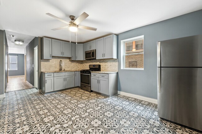 Building Photo - 2345 S Lawndale Ave