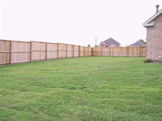 Foto del edificio - 2300 Trinity Ln
