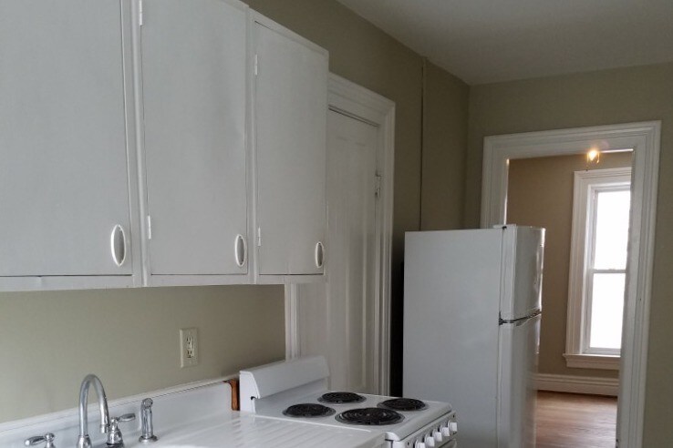 kitchen - 51 Sterling St