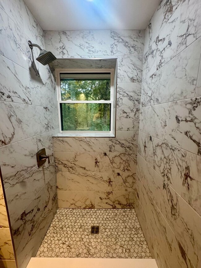 Building Photo - 2113 W Madison Ave