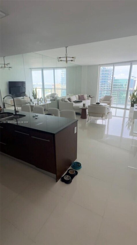 Foto principal - 475 Brickell Ave
