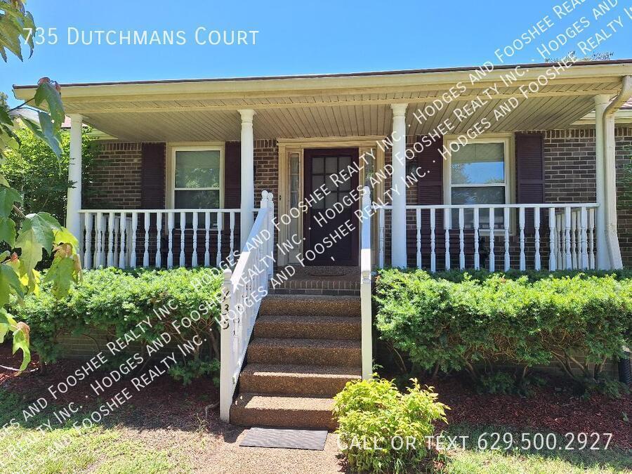 Photo - 735 Dutchmans Court-
