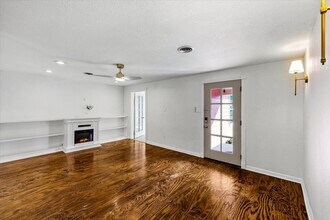 Building Photo - 5522 Avenue O 1/2