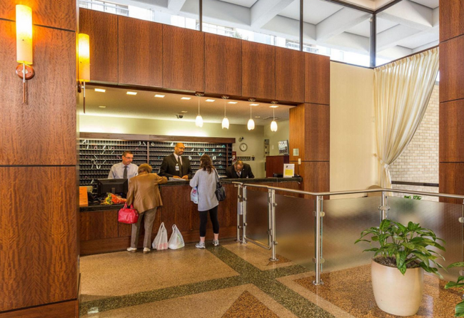 Front Desk - 3701 S George Mason Dr