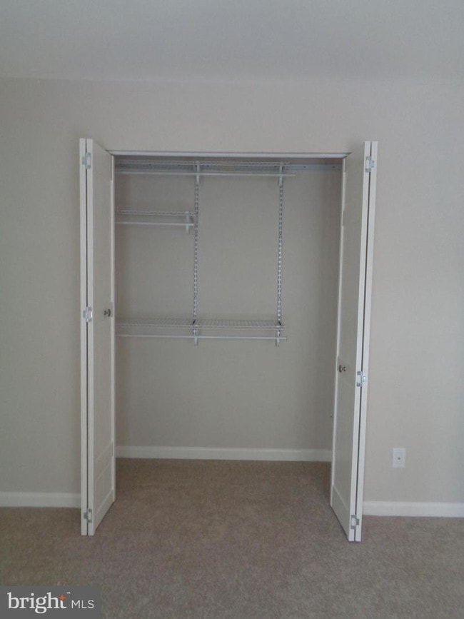Building Photo - 1100 Quaker Hill Dr