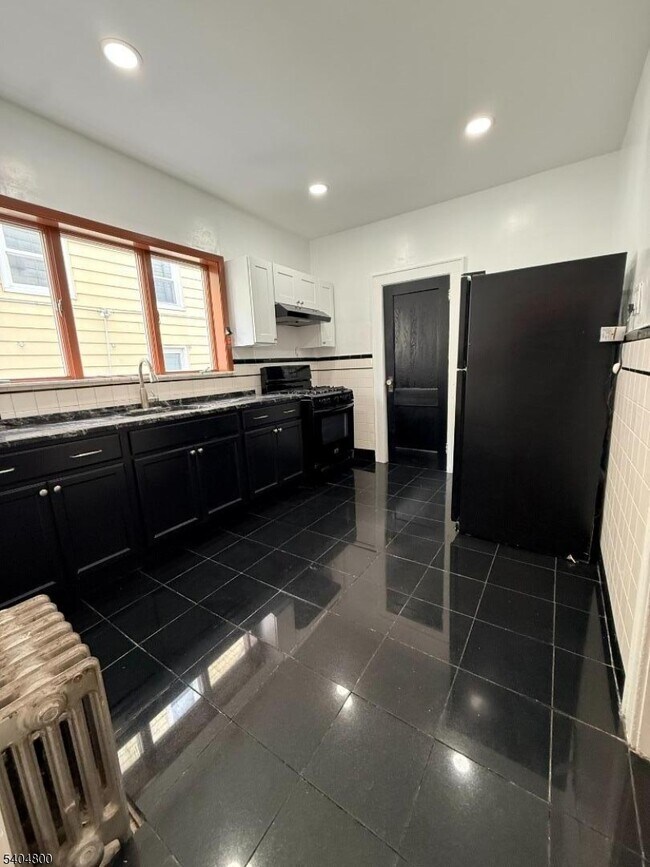 Building Photo - 200 N 15th St