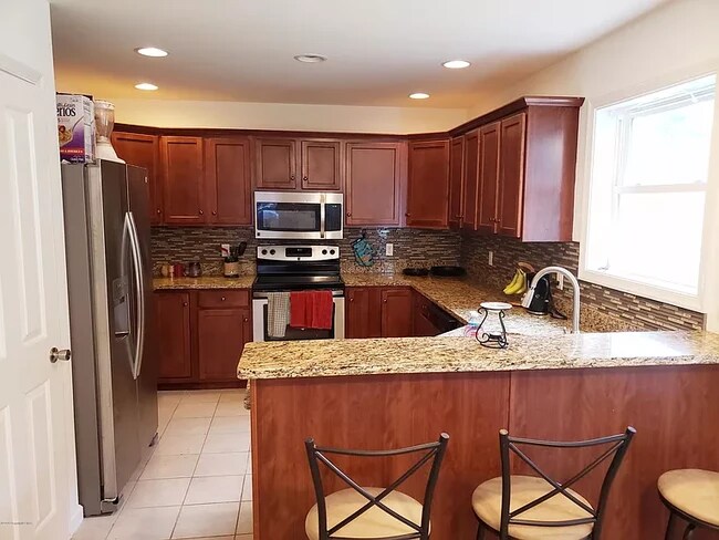 Building Photo - 5161 Iroquois St