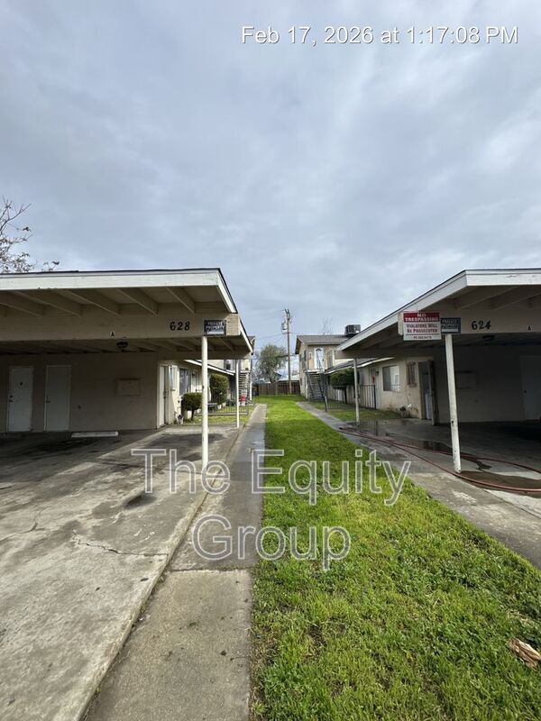 Building Photo - 624 N Garden St