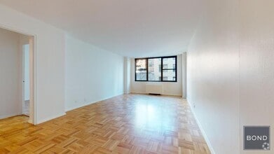 Building Photo - 333 E 49th St