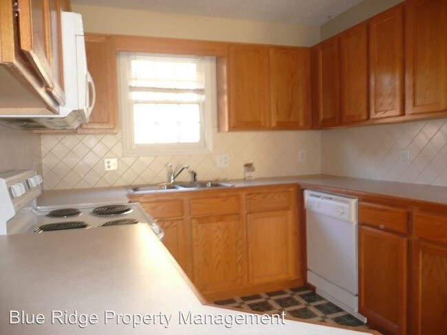 Foto del edificio - 206 Gables Pl