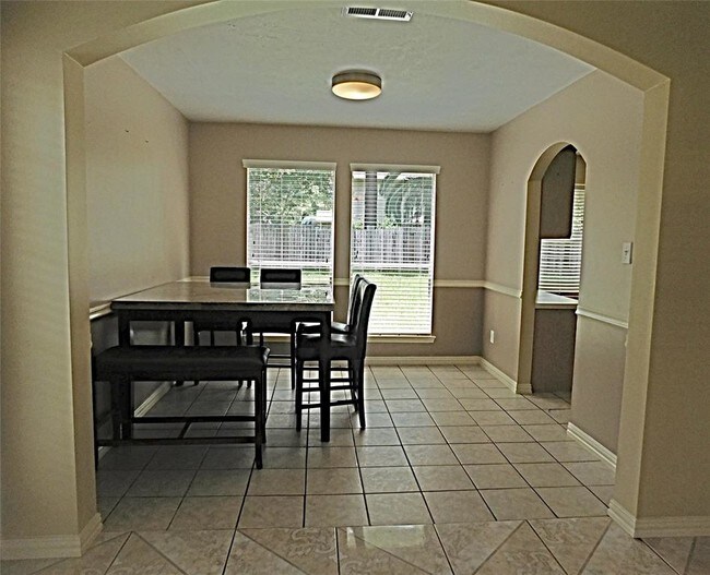 Building Photo - 11723 Turtle Lake Dr
