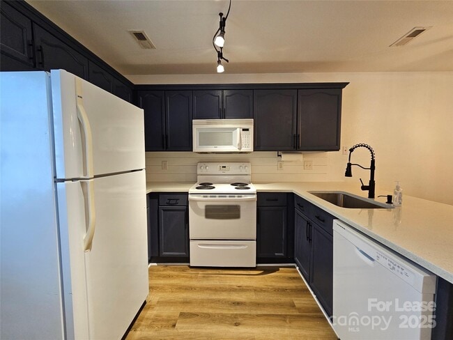 Building Photo - 2039 Shady Pond Dr