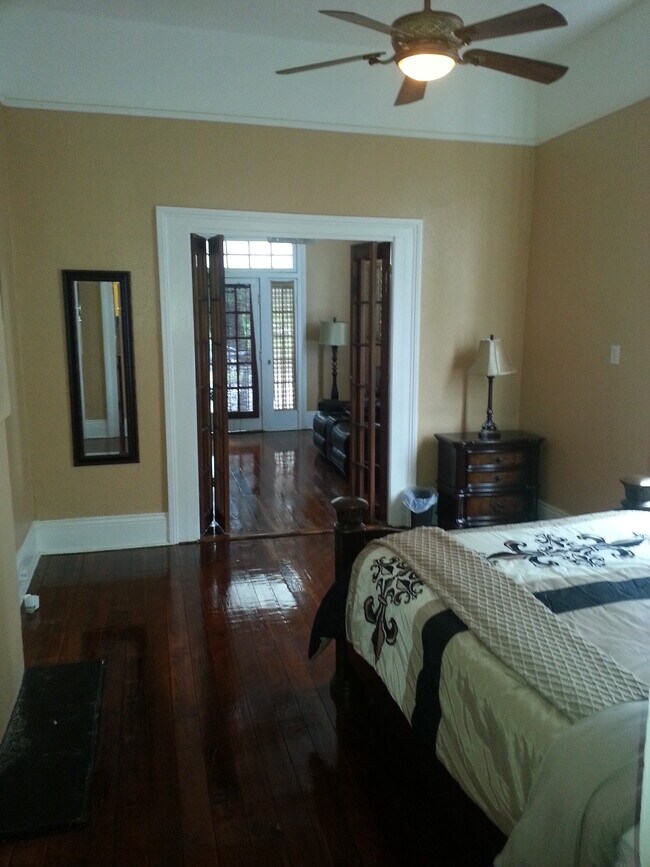 Foto del edificio - 2607 Banks St
