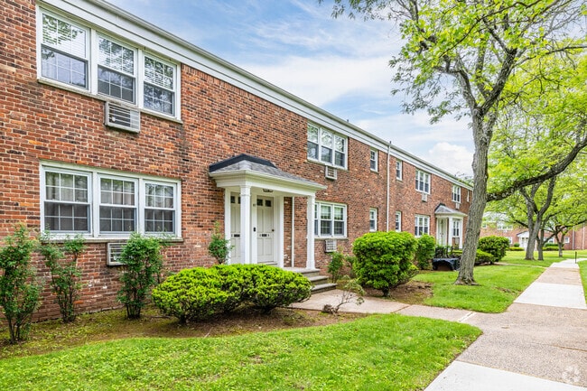 Building Photo - Metuchen Manor