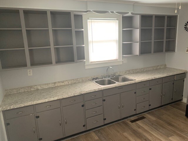 Foto del edificio - 6460 Farmdale Rd