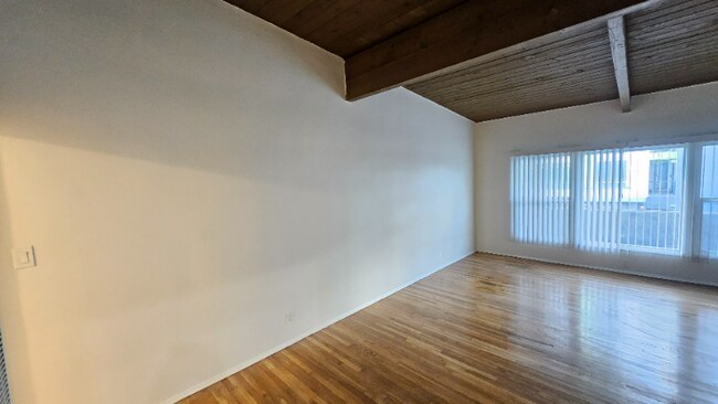 Foto del edificio - 11032 Moorpark St