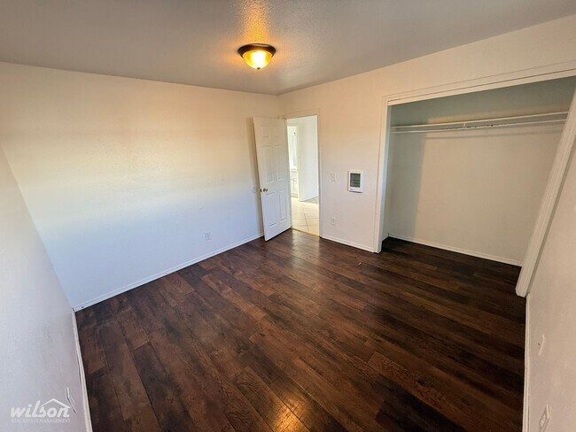 Foto del edificio - 306 W Pierce St