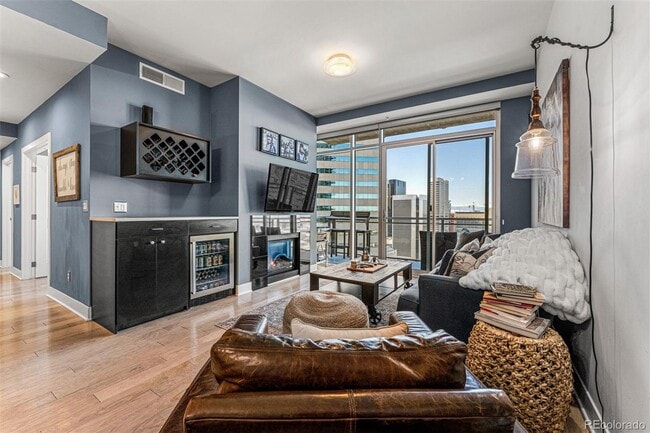 Building Photo - ***MOVE-IN SPECIAL***One Month Free Rent**...
