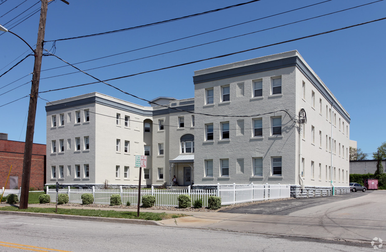 Primary Photo - 224 W Wood St